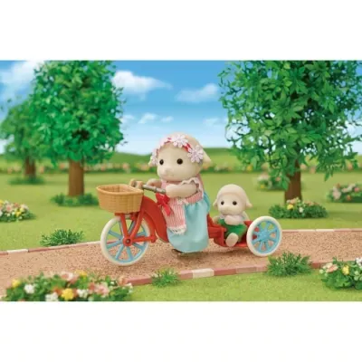 Miniature figure - SYLVANIAN FAMILIES - The sheep mother and her stand