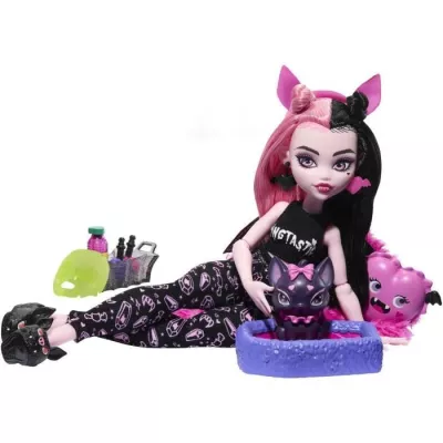 Monster High-Coffee Party Pyjama Draculaura-Doll and Accessories