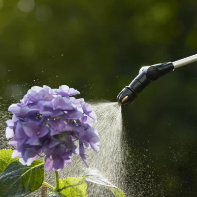 Compact and Powerful 5L Battery Sprayer - GARDENA EasyPump