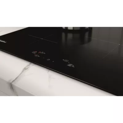 Whirlpool WSQ1160NE table de cuisson induction - 3 foyers - 7200W - L 5,4 cm x P51 cm - verre - noire