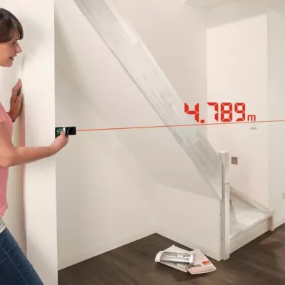 Télémetre laser UniversalDistance 40 C Bosch (mesure précise de distances jusqu'a 40 m, connectivité Bluetooth, fonctions de