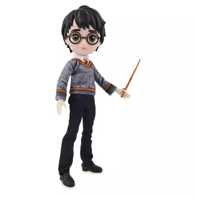 Wizarding World POUPÉE 20 CM HARRY POTTER - Poupée figurine Articulée Harry Potter 20 cm - Avec Baguette Magique et Tenue