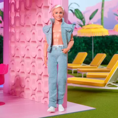 Barbie Signature – Le Film – Poupée Ken Tenue en Jean