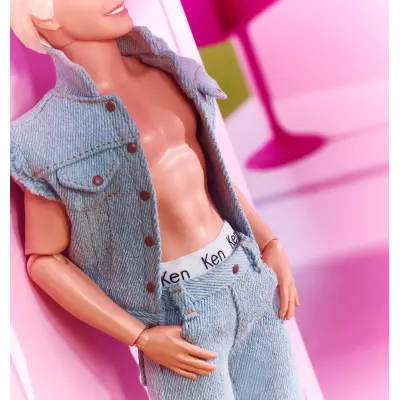 Barbie Signature – Le Film – Poupée Ken Tenue en Jean