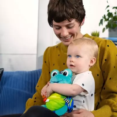 BABY EINSTEIN Ocean Explorers Neptune's Sensory Sidekick jouet en pelu