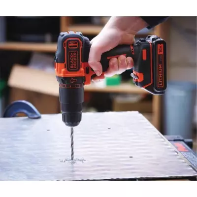 BLACK+DECKER Perceuse a Percussion Sans Fil 18 V BDC718AS2F-QW avec 80