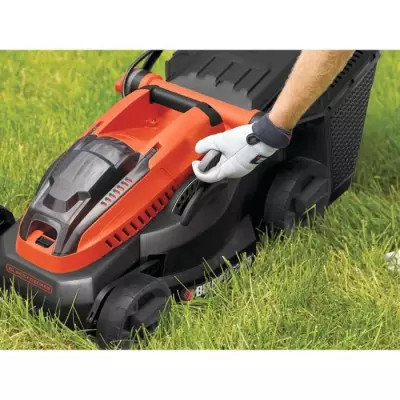 BLACK+DECKER Tondeuse a Gazon Electrique 36V 38 cm Sans Fil CLM3820L1-