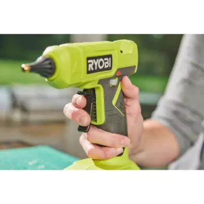 RYOBI - Pistolet a colle 18V ONE+ - chauffe en 3 min - indicateur de c