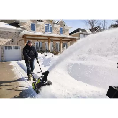 RYOBI - Déneigeuse 36V MAXPOWER Brushless - largeur de travail 45cm -