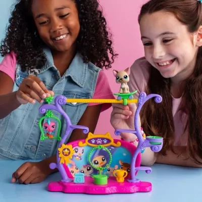 BANDAI - Littlest Pet Shop - Pets Got Talent Playset - Playset with 2